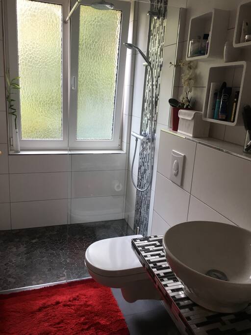 modernes Duschbad