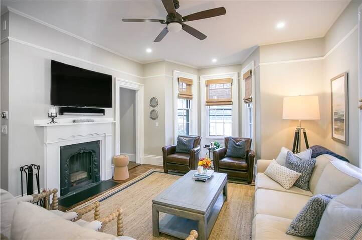 Stylish Historic Hill Home With Offstreet Parking gallery image 3