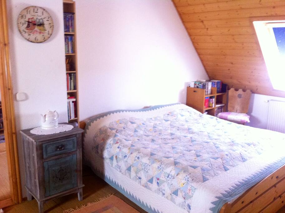 Schlafzimmer 1