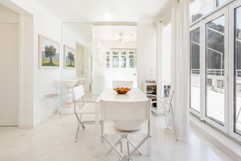 Sea View Dreamy Penthouse in Vouliagmeni
