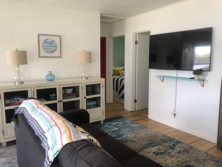 Back Turk Bungalow On Private Lake! - Horseshoe Lake, Gowen