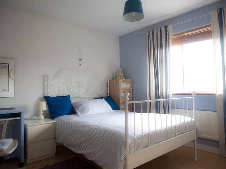 Chill Out in  Double bedroom in our home