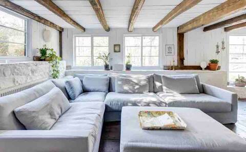 Quiet and Cozy Cottage near NYC with a Pond