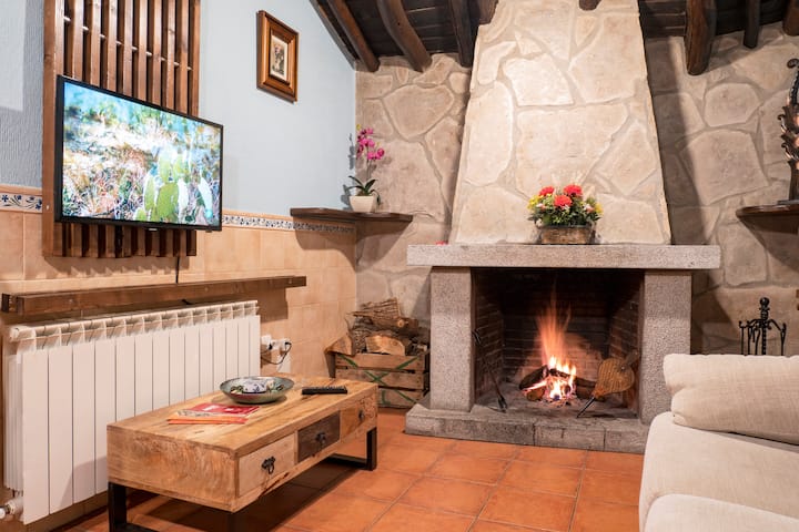 Casa Rural Con Jacuzzi Para Parejas El Berrueco Casas En Renta En Robledillo Castilla Y Leon Espana