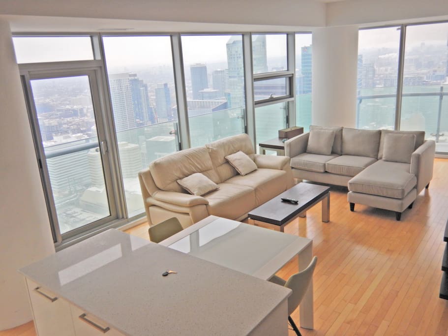 Kitchen & Family Area 1