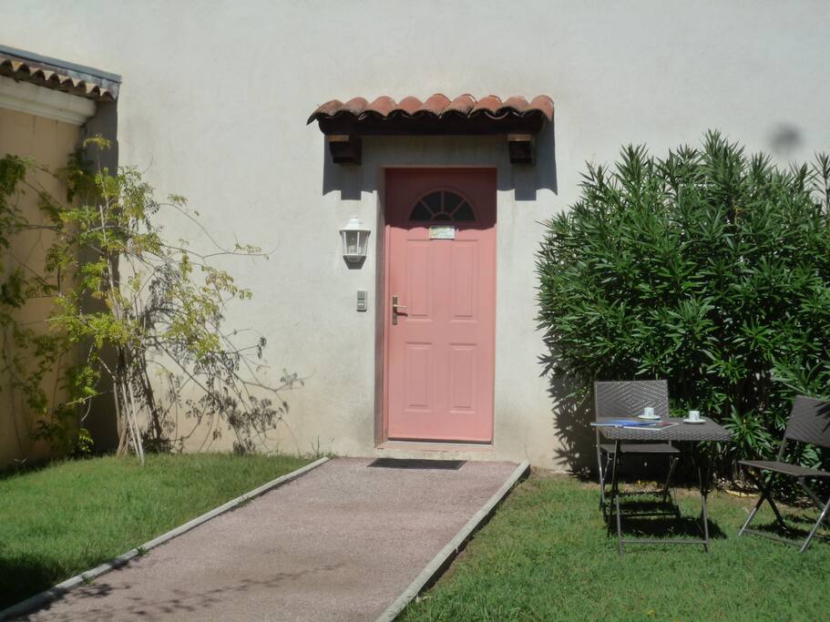 Entrée - Petit Jardin