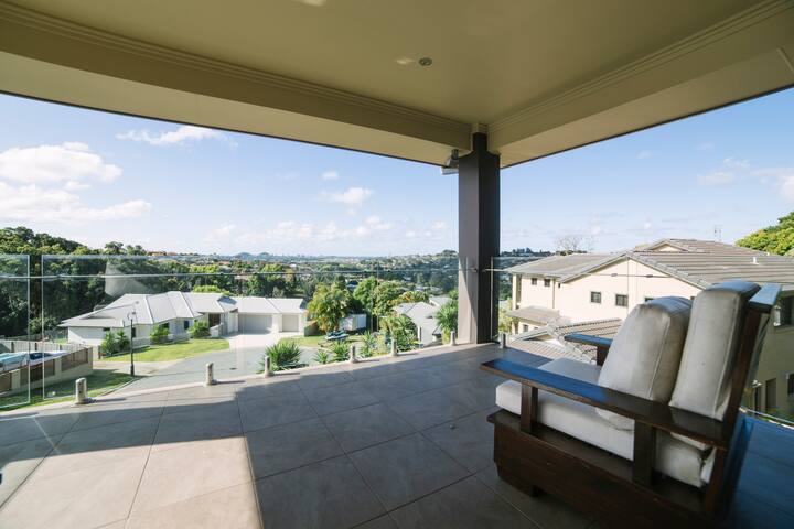 Close Encounters Ocean Views Banora gallery image 5