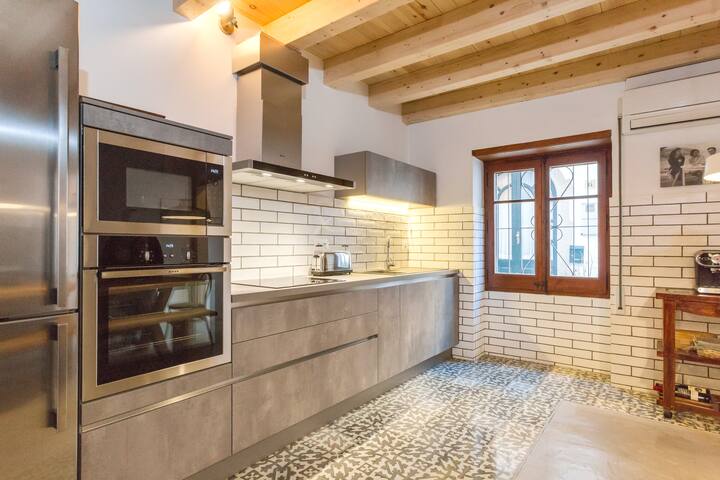 FISHERMAN HOUSE IN OLD TOWN of TOSSA DE MAR gallery image 5