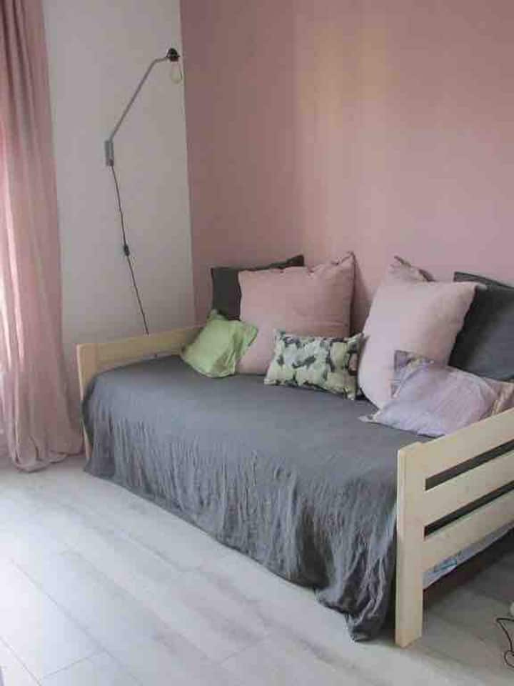 These are two drawers beds 90 cm each 