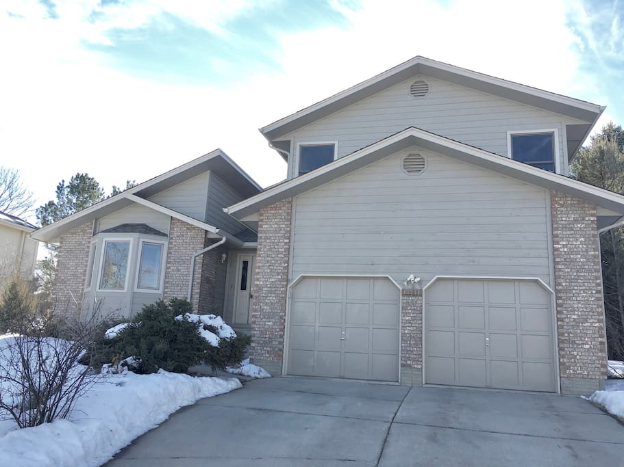 This home is comfortable and homey, just a short walk to just about anything you'd need!