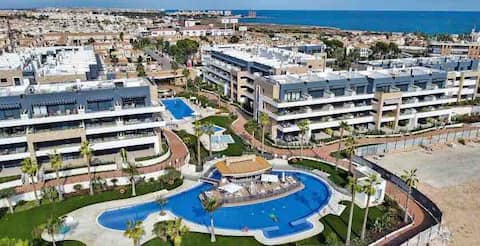 Gorgeous Penthouse in Residential Complex with Pool