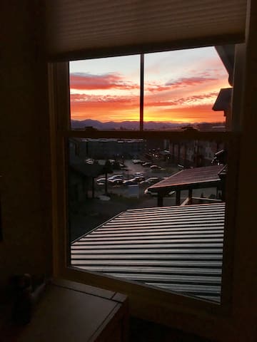 Modern Mountain Escape at The Josephine gallery image 3