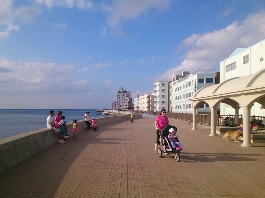 異国情緒あふれる海岸沿いの遊歩道!夕日がきれいです。