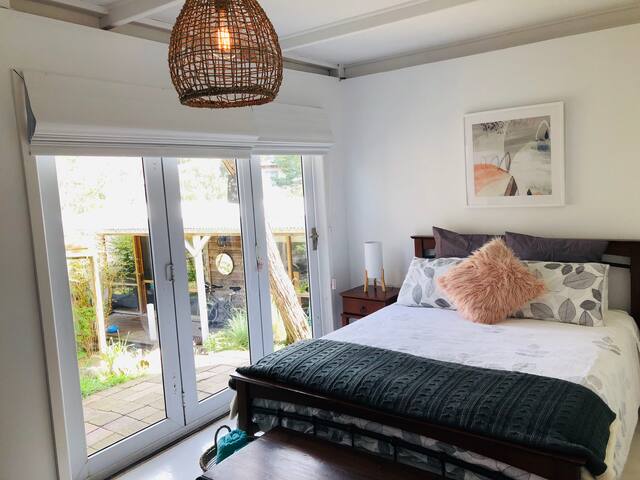 Boho Bungalow Rye - peaceful couples retreat