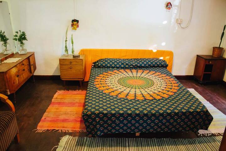 Comfy room close to the beach with nice garden