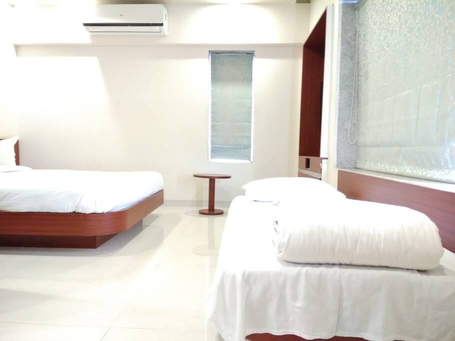 Single Bed of Premium Room