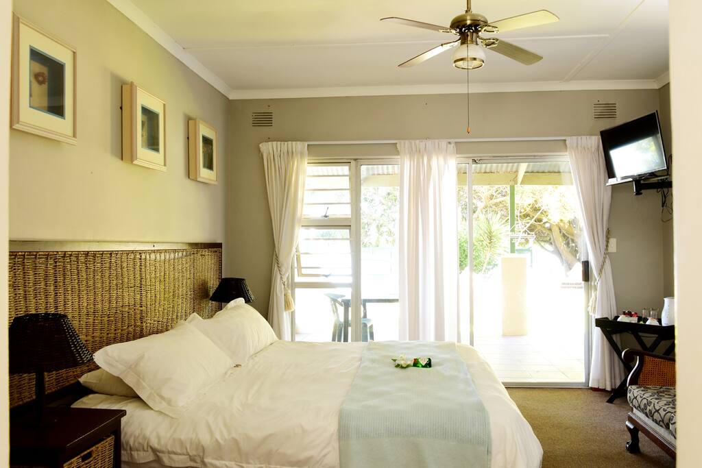 Double bedroom with patio