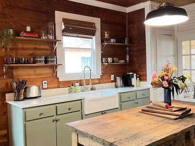 SOCO House *BEST LOCATION*