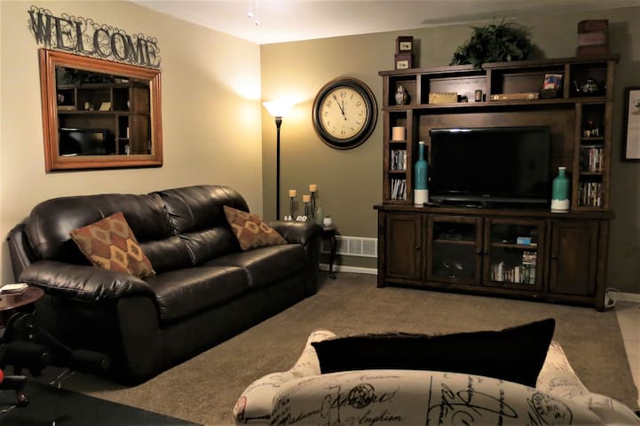 Airbnb Warrensburg Vacation Rentals Places To Stay