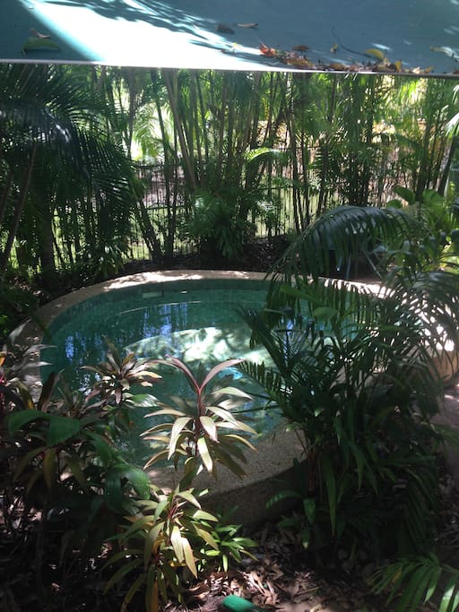 1 of the 2 Pools availble for guests use