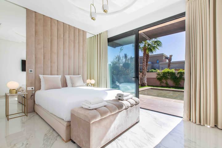 Spálňa 3 s kúpeľňami a šatňou 