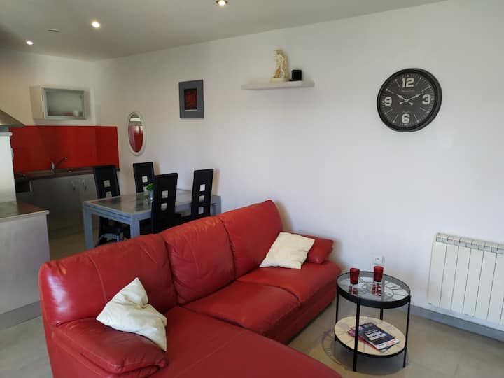 Jolie Maisonnette Entière Avec Jardin - Tarbes