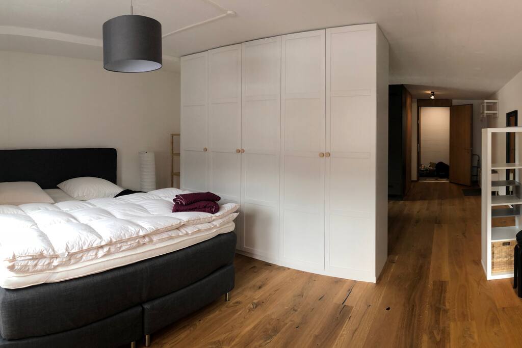 Auf Wolke 7 im Luxus-Boxspringbett