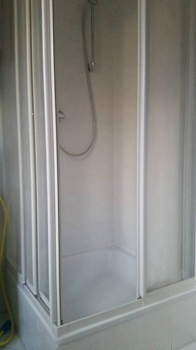 Teilen: Dusche