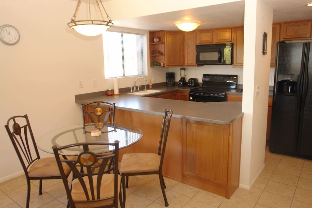 Dinning/kitchen area
