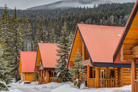 ☼Beautiful Rustic Chalet in the Heart of Rockies☼
