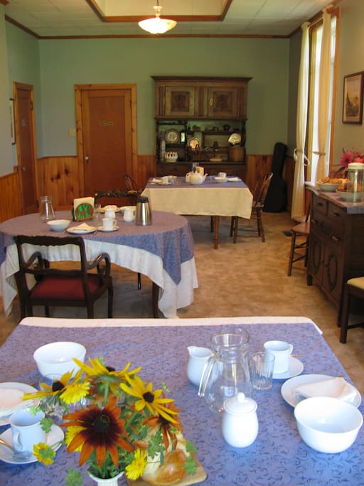 Breakfast tables in Diningroom