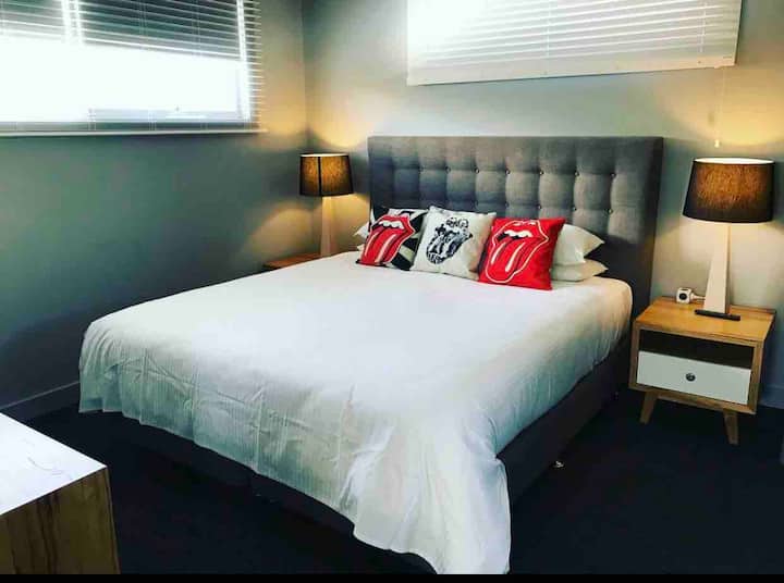 King Bed , One bedroom 