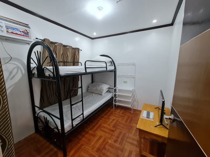 Chumba cha kulala 2. Vitanda vya ghorofa. Unaweza pia kupata vitanda vya ziada!