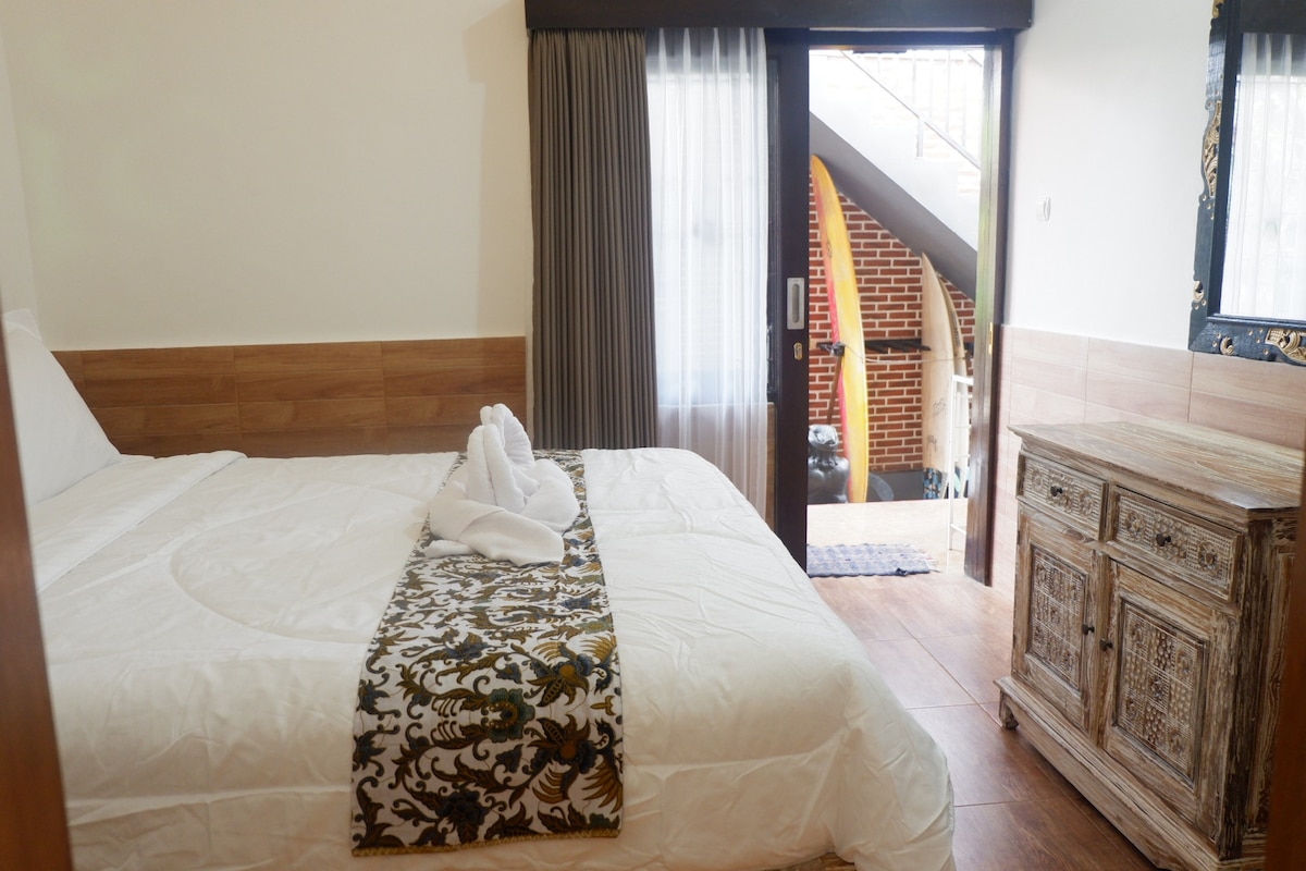 Rental unit in Kecamatan Kuta Utara · ★4.85 · 1 bedroom · 1 bed · 1 bath, comparable Airbnb