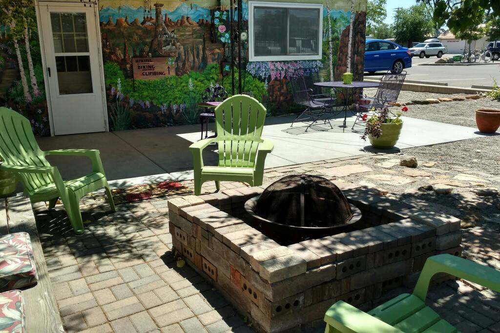 Back patio with fire pit.