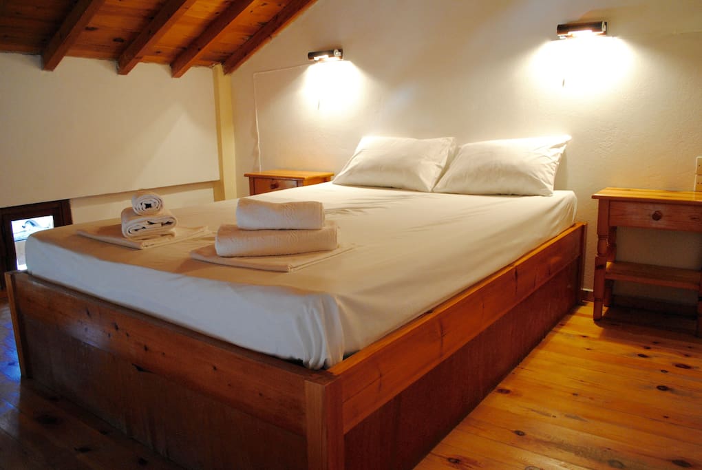 Comfortable double bed.