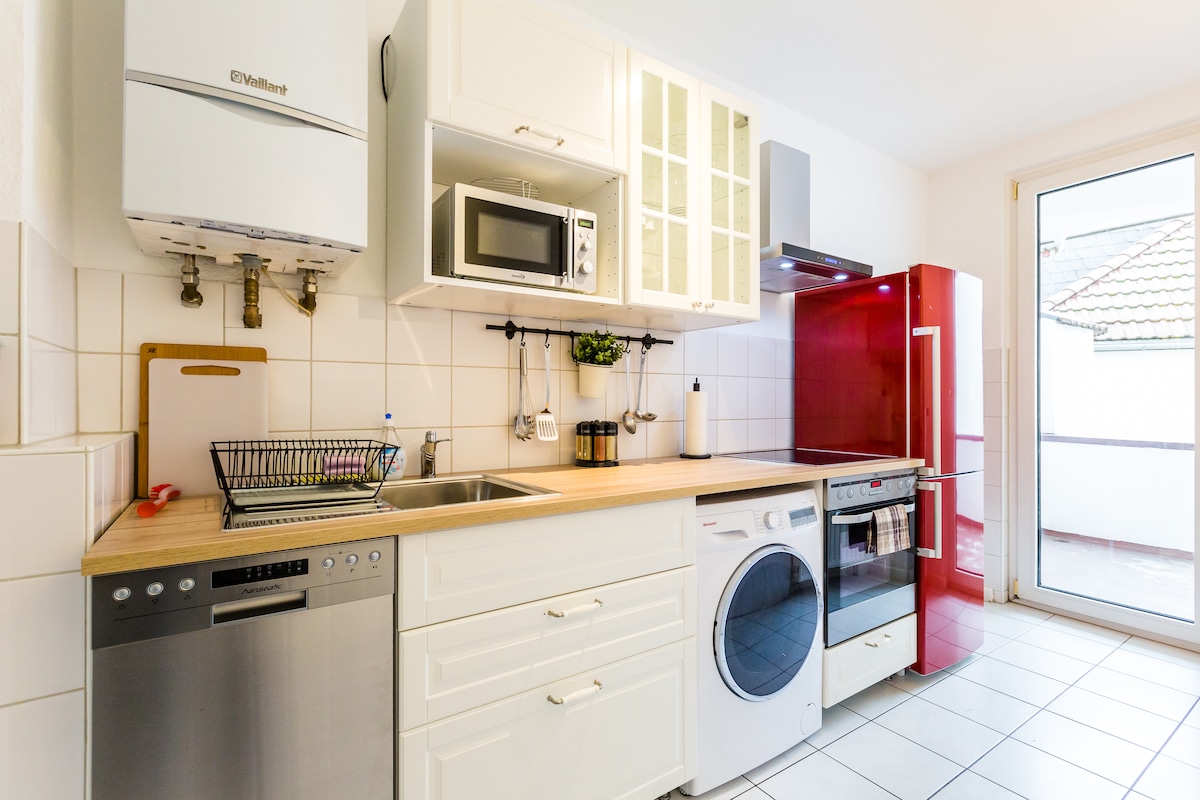 Top Airbnb: Apart2Stay 3 room apartment + balcony for 6 guests in Oberbilk