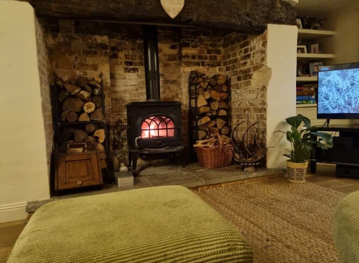 Beautiful cottage, town centre Houses for Rent in Wimborne Minster