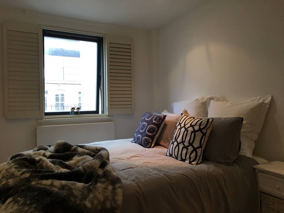 First bedroom - queen bed