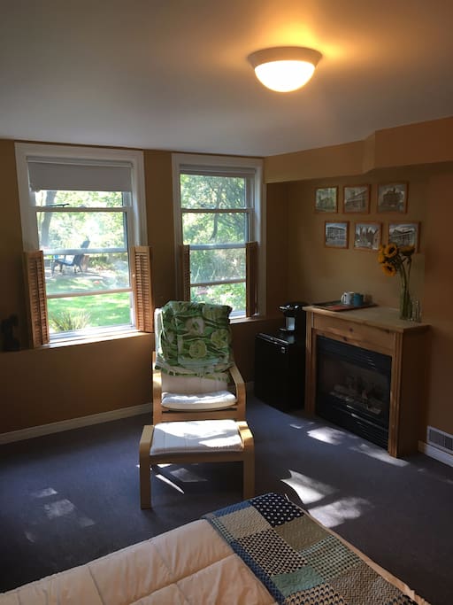Keurig coffee maker and small fridge are available.