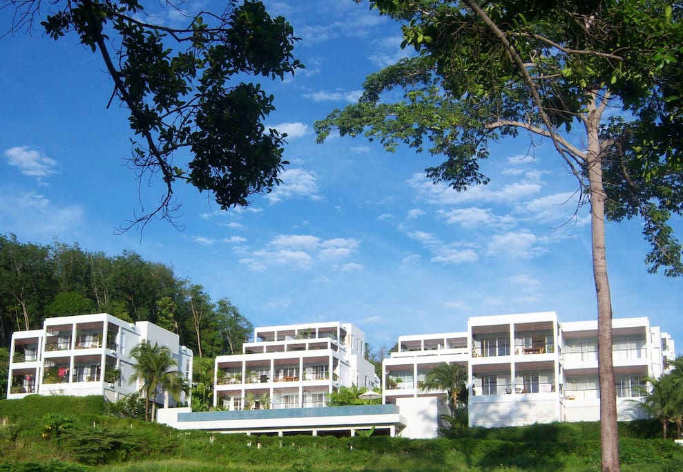 32 Self-contained Apartments at East Coast Ocean Villas