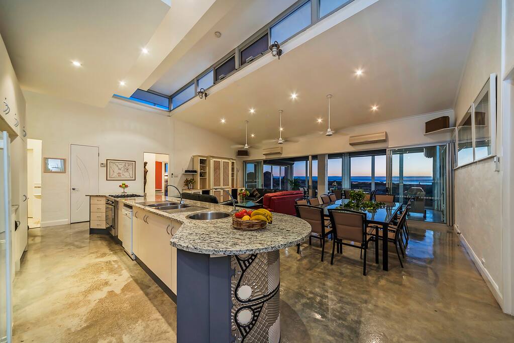 Fantastic entertaining for 24 people or more