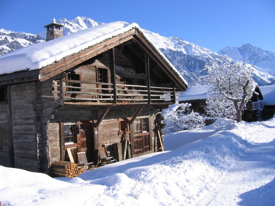 Un chalet confortable dans un authentique grenier valaisan de 1782