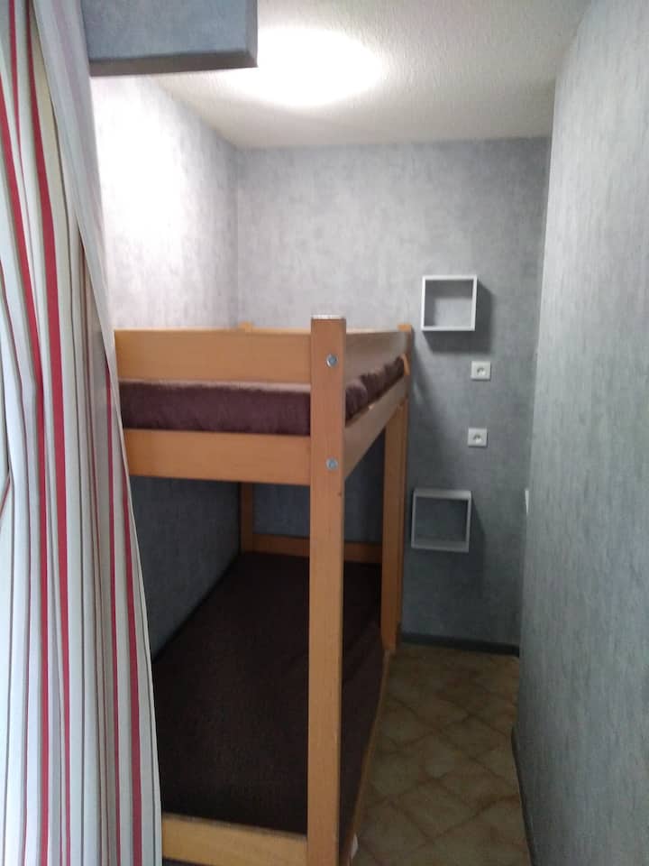 ბავშვთა საძინებელი სივრცე