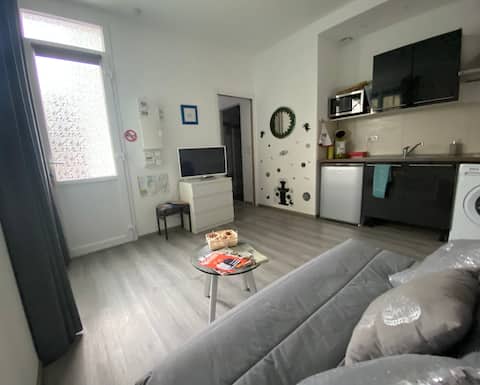 Charming 2-room terrace and closed courtyard 1–4 people