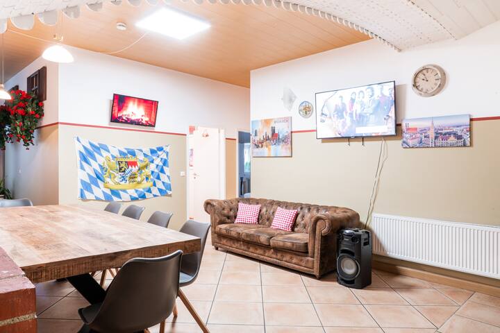 ※ Casa BARvaria ※Incredible 8BR※ HUGE※With a BAR ※ gallery image 3