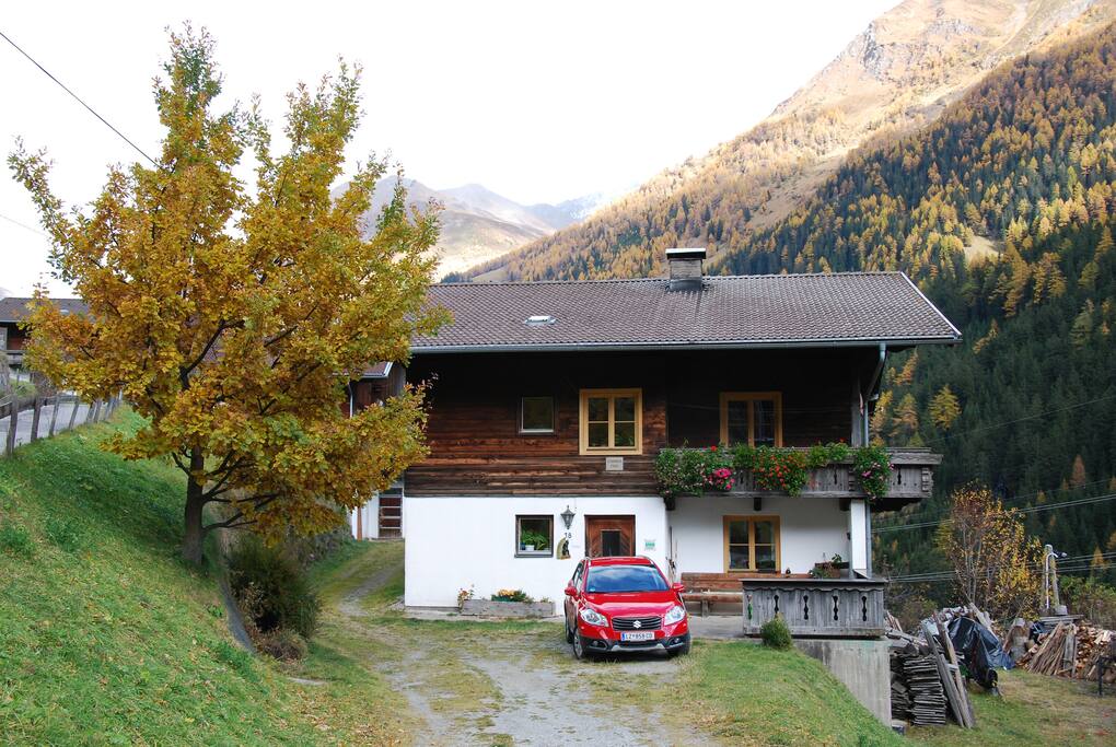 Stachlerhof im Herbst