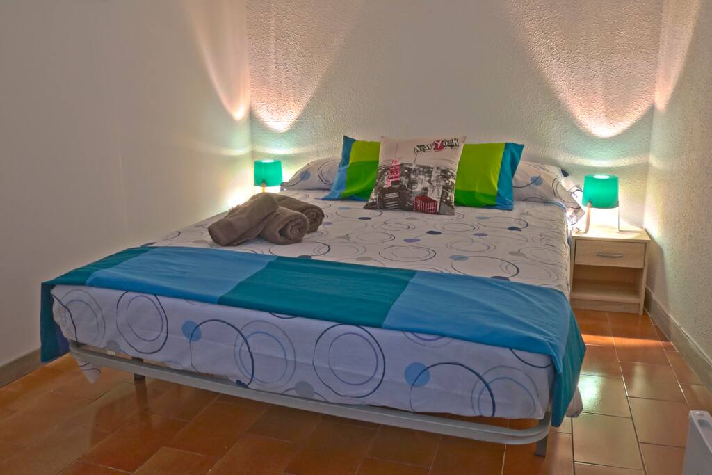 Including in room: fridge and AC