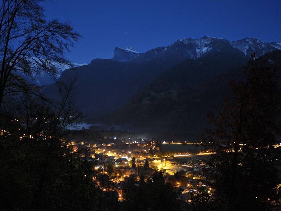 Vue du balcon, une belle nuit
