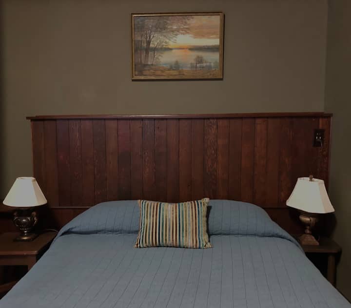 Cama matrimonial de espuma viscoelástica en el piso principal